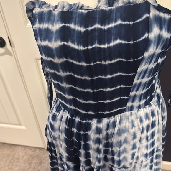Lulu's Navy and White Tie-Dye Maxi Dress - Picture 4 of 4